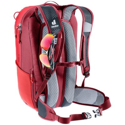 8. Deuter Race 16 Wanderrucksack, Kirsche/Masala