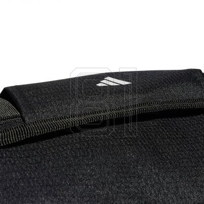 11. adidas Essentials 3-Streifen Reisetasche M IP9863