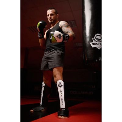 3. M - Edge Schienbeinschoner