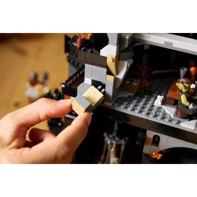 10. LEGO Icons 10333 – Der Herr der Ringe: Barad-dûr