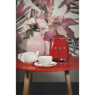 17. SMEG Wasserkocher (KLF05RDEU) Mini 0,8L rot