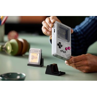 26. LEGO SUPER MARIO 72046 Game Boy