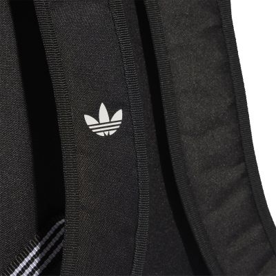 5. adidas Originals JW0315 Rucksack