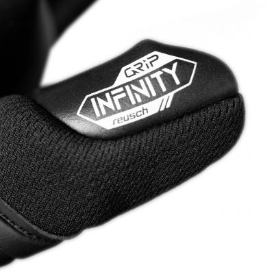 7. Reusch Attrakt Freegel Infinity 5570735 7700 Torwarthandschuhe