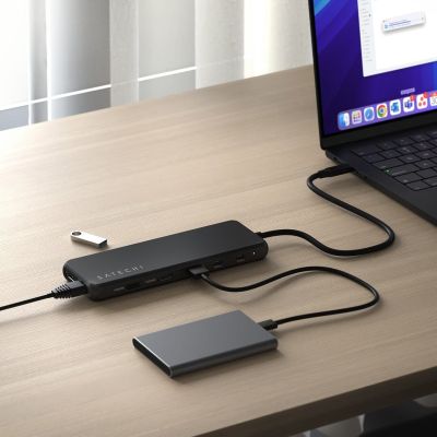 3. Satechi 13-in-1 USB-C Triple Display Multiport Adapter - USB-C Adapter (1x Ethernet 1 Gbit/s, 3x USB-A 5 Gbit/s, 1x USB-A 10 Gbit/s, 2x USB-A 480 Mbit/s, 2x USB-C 10 Gbit/s 85W PD, 2x HDMI 2.0 4K@60Hz, DP 1.4 8K@60Hz, 3,5 mm Audio Ein-/Ausgang) (schwarz)