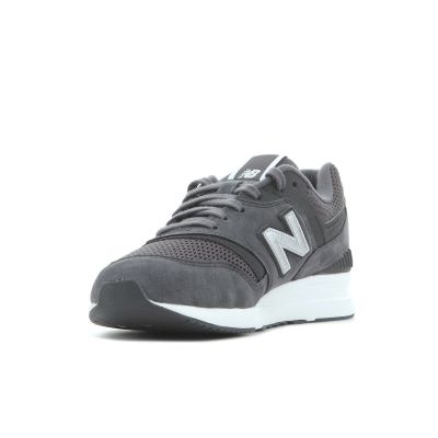 5. New Balance WL697SHC