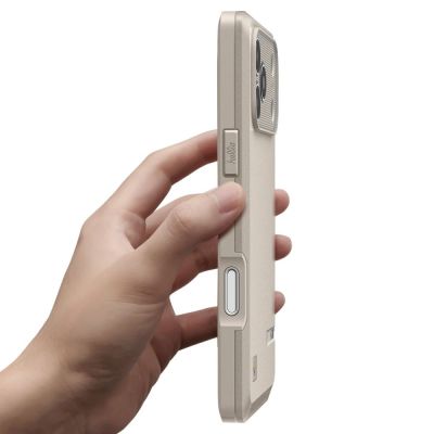 9. Spigen Classic LS MagSafe Hülle für iPhone 17 Pro Max – Beige
