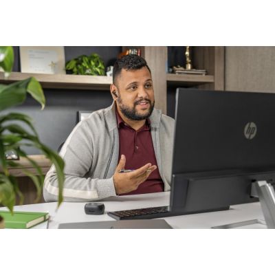 32. Voyager Free 60+ UC-Kopfhörer, USB-C, Touchscreen-Hülle