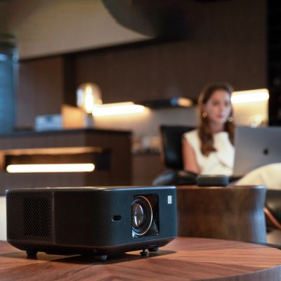 10. Yaber K3 LCD FullHD 1080p Multimedia-Projektor mit JBL-Lautsprechern – Schwarz