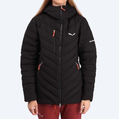 4. Salewa Raiser Medium Daunenjacke 28048-0910