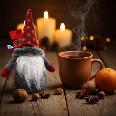 6. Dekorativer Weihnachtsmann mit Geschenktüte, 20 cm, rot