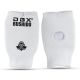 4. DBX-KM Weiße DBX Bushido Karate-Handschuhe