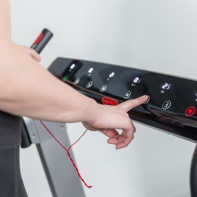 25. FLOW FITNESS ELEKTRISCHES LAUFBAND RUNNER DTM400i