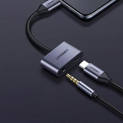 2. Ugreen CM193 50596 Audio-Adapter mit zwei Anschlüssen, USB-C (männlich) – Mini-Buchse 3,5 mm / USB-C (weiblich), grau