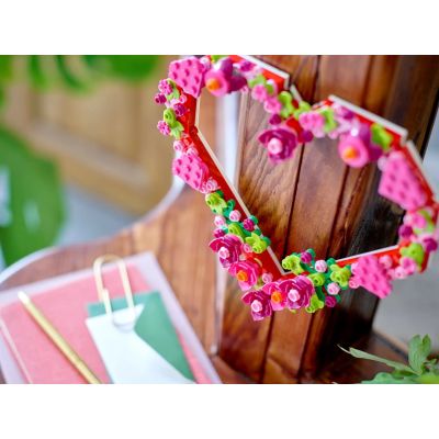 4. LEGO 40638 Herzdekoration zum Feiern