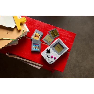27. LEGO SUPER MARIO 72046 Game Boy