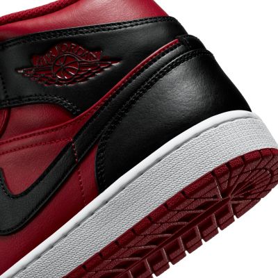 8. Nike Air Jordan 1 Mid Rot/Schwarz 51,5