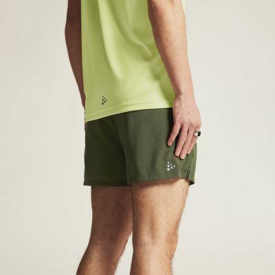 7. Herren CORE ESSENCE SHORTS 2 M