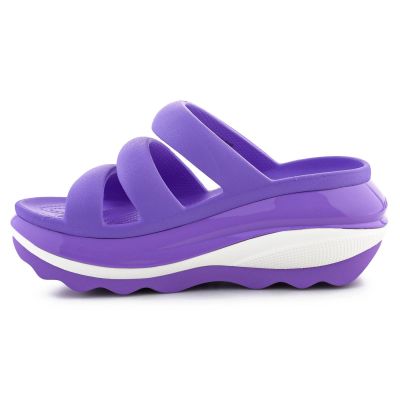 7. Crocs Mega Crush Clogs mit drei Riemen, 209842-5AJ