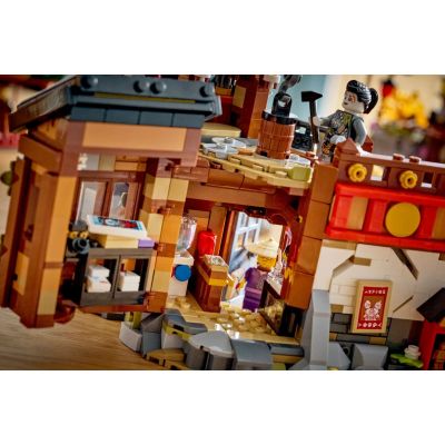 18. LEGO 71861 Ninjago – Altstadt – 15. Jubiläum