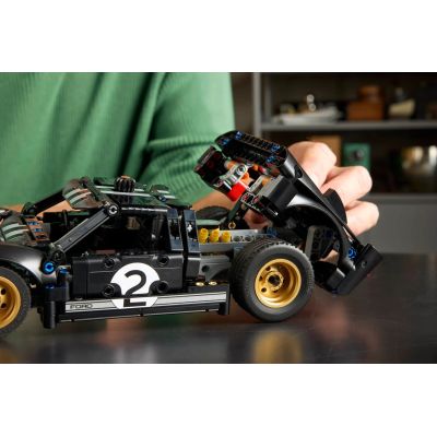 23. LEGO Technic 42223 1966 Ford GT40 MKII Rennwagen