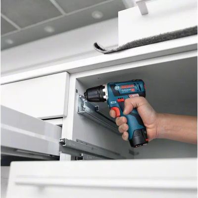 2. Bosch 1 x GBA 12V 2,0Ah + 1 x GBA 12V 4,0Ah + GAL 12V-40 Professionelles Akkuladegerät für den Heimgebrauch (Netzteil)
