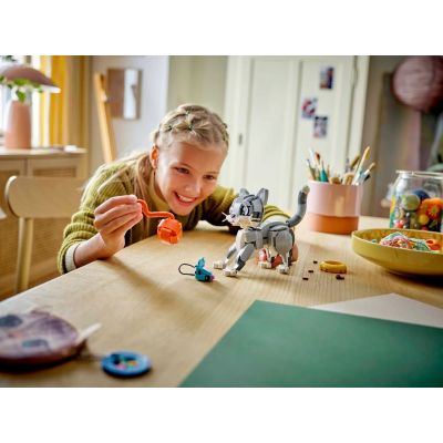 9. LEGO CREATOR 3-in-1 31163 Freche Katze