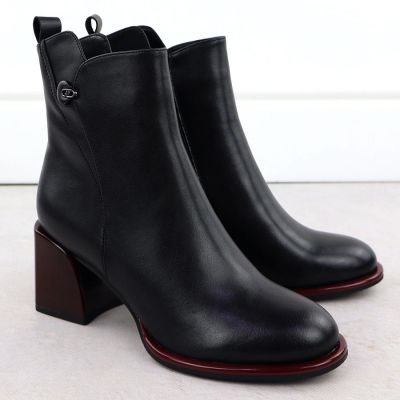 13. Schwarze Damen-Lederstiefeletten mit Zierabsatz Filippo DBT7363