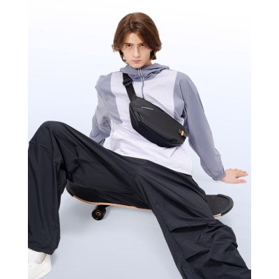 3. Inateck FB01001 Schwarze Unisex-Schultertasche aus Polyester