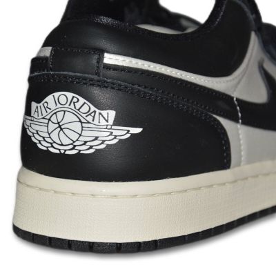5. Air Jordan 1 Low SE Schwarze Sportschuhe - FB9893-101