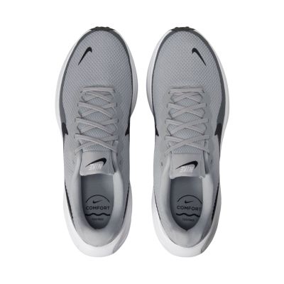 4. Nike Revolution 8 HJ9198 004 Herrenschuhe