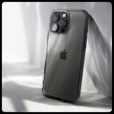 7. Spigen Ultra Hybrid-Hülle für iPhone 16 Pro Max – transparent