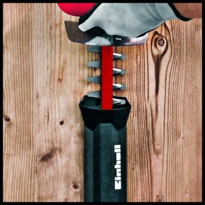 8. Einhell - Heckenschere GE-EH 7067