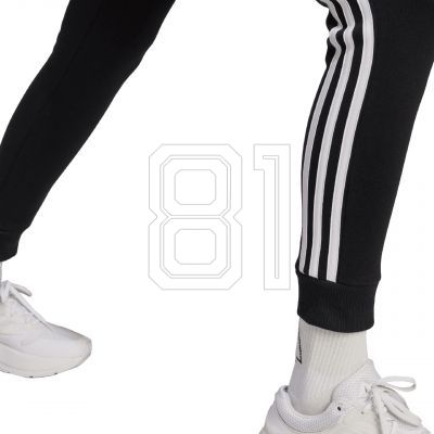 6. adidas Essentials 3-Streifen Fleece W Hose HZ5753