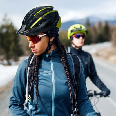 9. Wozinsky MTB-Fahrradhelm mit abnehmbarem Visier und USB-Rücklicht, Größe L – Schwarz und Gelb
