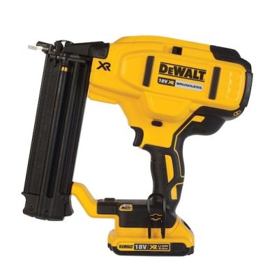 2. DeWALT DCN680D2-QW Nagler/Tacker