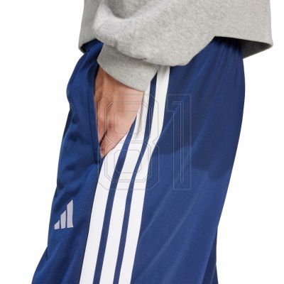 5. adidas 3-Stripes Tricot Regular Tapered Pants M JI8812