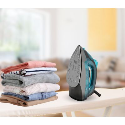6. Black+Decker BXIR2201E Eisen