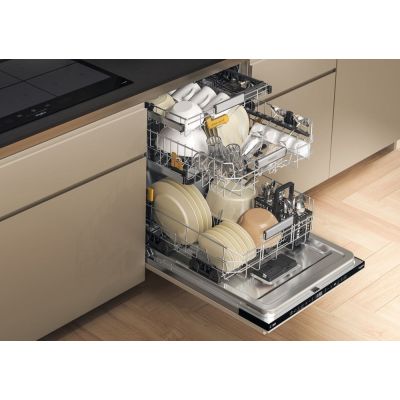 4. Whirlpool W8I HT40 TW vollintegriertes 14-teiliges Set.