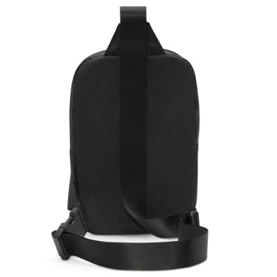 4. Nike Aura EQ Kleine Tasche HF7038-013