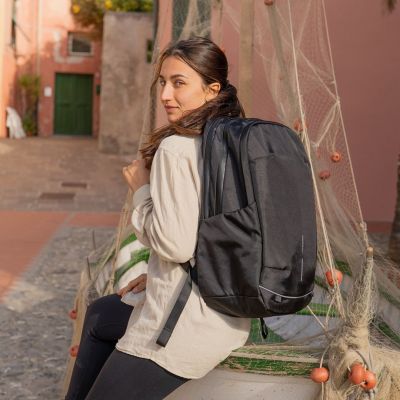 22. XD DESIGN ANTI-DIEBSTAHL-RUCKSACK BOBBY EXPLORE SCHWARZ P/N: P705.911