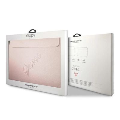 5. Guess Saffiano Script-Hülle für einen 13-Zoll-Laptop – Rosa