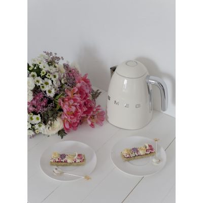 40. SMEG KLF04CREU Wasserkocher Creme