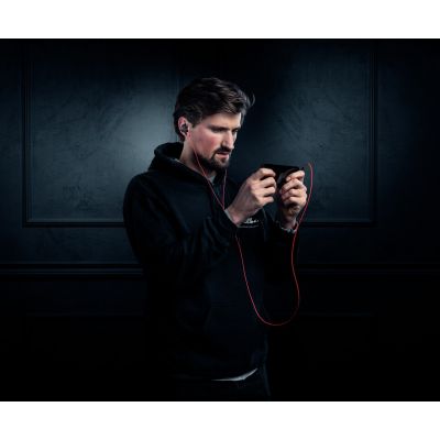 9. TRUST GXT 408 Cobra Kopfhörer mit Mikrofon, schwarz und rot