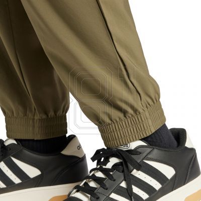 6. adidas Essentials Small Logo Cargo M Hose JD1824