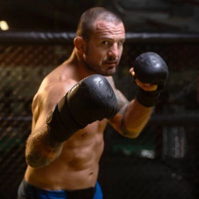 4. MMA Sparring Handschuhe M - Black Dragon - Valor Series