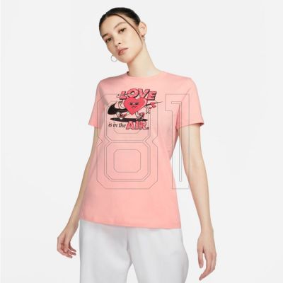 4. Nike Sportswear T-Shirt W DN5878 697
