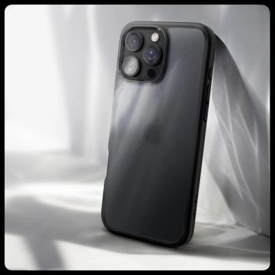 7. Spigen Ultra Hybrid-Hülle für iPhone 16 Pro – Schwarz