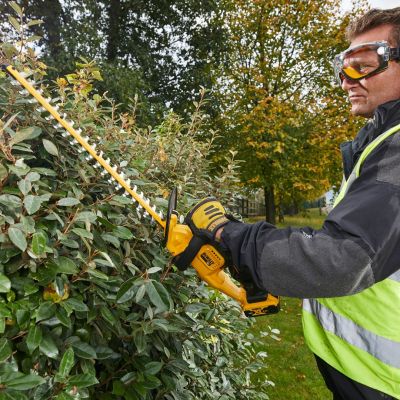 6. DeWALT DCM563P1-QW Elektrische Heckenschere mit Einzelklinge, 3,4 kg