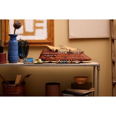 13. LEGO Star Wars 75397 Jabbas Barke